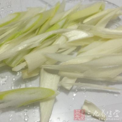 大蔥洗淨切絲