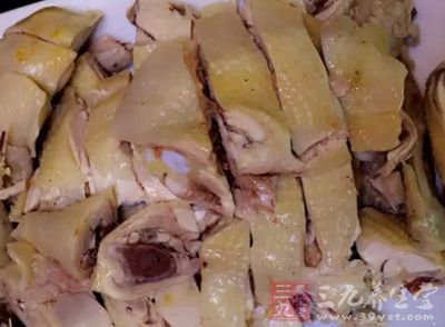 鹽焗雞的做法很簡單