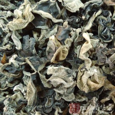 木耳用清水泡發後撕成小朵 木耳用清水泡發後撕成小朵