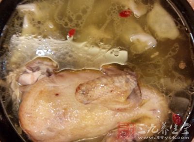 沙參炖雞湯的做法很簡單