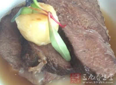 炖牛肉的做法很簡單，我們完全可以在家裡做