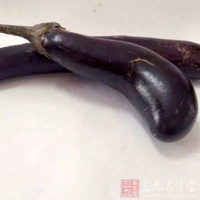 茄子洗干淨備用