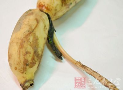藕500g，糯米200g，紅糖適量，冰糖適量，小蘇打適量