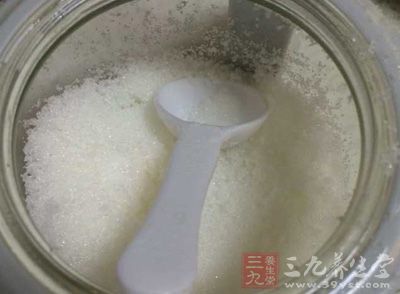 在芥末中添加些糖或食醋,能緩沖辣味 在芥末中添加些糖或食醋,能緩沖辣味