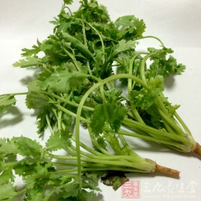 加調味料，出鍋前撒香菜