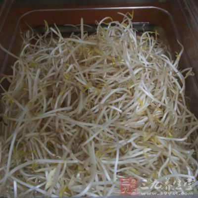 准備綠豆芽半斤洗淨