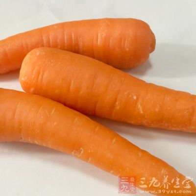 放入胡蘿卜