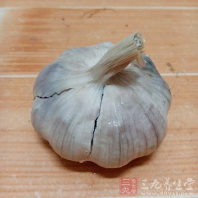 一顆整大蒜 一顆整大蒜