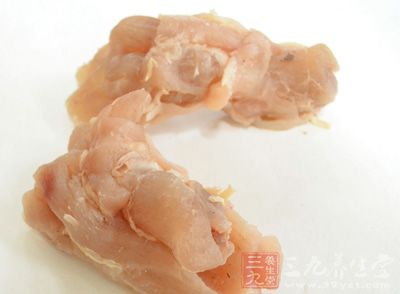 牛腩500g,栗子150g,芥菜150g,蔥段30g,蒜頭15g 牛腩500g,栗子150g,芥菜150g,蔥段30g,蒜頭15g