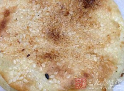 板栗餅的做法很簡單，只要掌握好方法就行了
