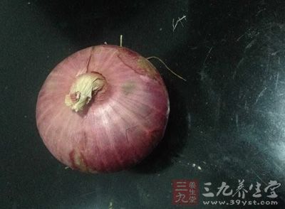 新鮮的洋蔥1個 新鮮的洋蔥1個