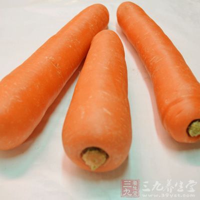 土豆兩個,新鮮牛肋條肉2-3斤,胡蘿卜1根,辣椒2個等 土豆兩個,新鮮牛肋條肉2-3斤,胡蘿卜1根,辣椒2個等