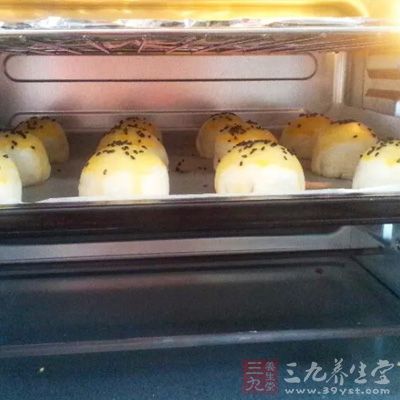 200度，烤20分鐘，即可出爐