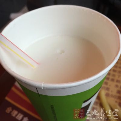 兌入適量牛奶