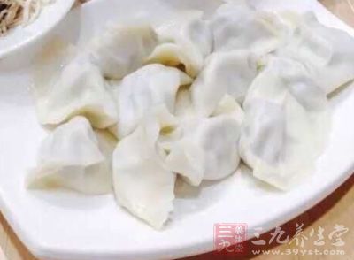 水晶餃子的做法有很多,我們可以在家裡制作 水晶餃子的做法有很多,我們可以在家裡制作