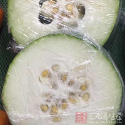 轉小火煮至冬瓜熟爛