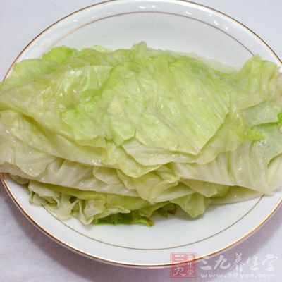 新鮮的卷心菜750克