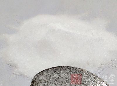 油菜300克,香菇5、6朵,油,鹽,蒜末,糖,蚝油,雞精 油菜300克,香菇5、6朵,油,鹽,蒜末,糖,蚝油,雞精