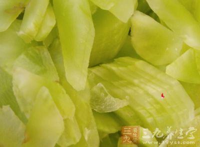 加入莴筍炖煮半小時