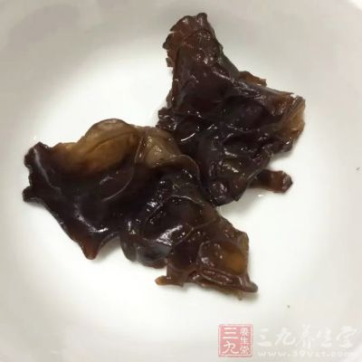 黑木耳泡發撕小朵