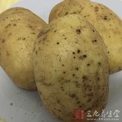 土豆,青辣椒,五香粉,鹽,小蔥,食油,面粉 土豆,青辣椒,五香粉,鹽,小蔥,食油,面粉