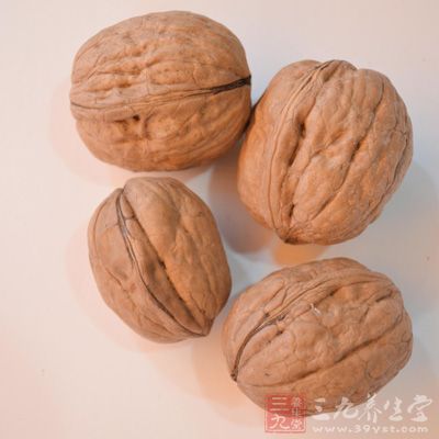 大米80克(1/2量米杯),銀耳3朵,香梨1個,核桃 大米80克(1/2量米杯),銀耳3朵,香梨1個,核桃