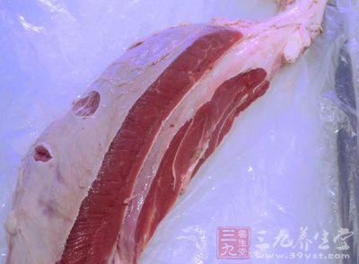 五花肉、雞翅木耳、午餐肉、年糕 青筍、 藕土、豆芹菜、豆皮、玉米、澱粉、大蒜香辣醬 五花肉、雞翅木耳、午餐肉、年糕 青筍、 藕土、豆芹菜、豆皮、玉米、澱粉、大蒜香辣醬