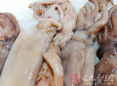 鱿魚須洗淨切好