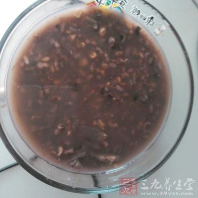 八寶粥全面補充營養素，強身健腦
