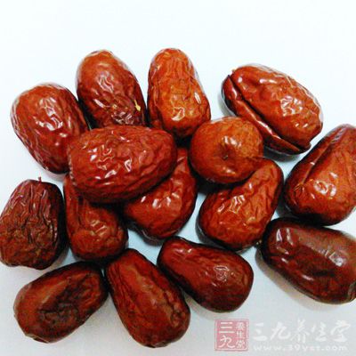 常吃紅棗有助於補氣血，調理脾胃不和