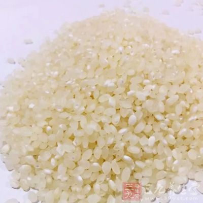 大米洗好備用