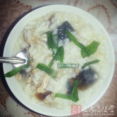 感冒時也建議多喝熱粥