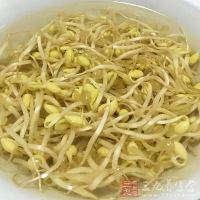 黃豆芽中含有一種干擾素誘生劑，能誘生干擾素，干擾素能干擾病毒代謝