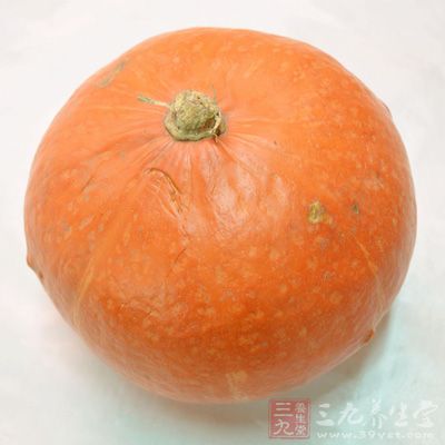南瓜性溫味甘，可補中益氣，含有豐富的胡蘿卜素