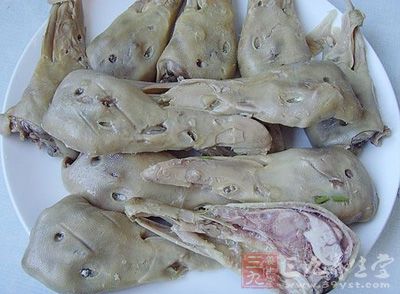 鴨頭劈開一分為二