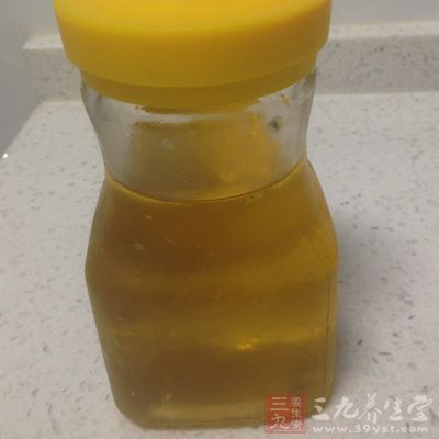 准備所需的蜂蜜適量