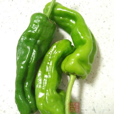 主料:青椒100克 主料:青椒100克
