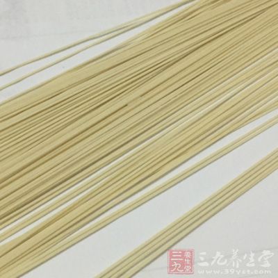 加入適量的掛面 加入適量的掛面