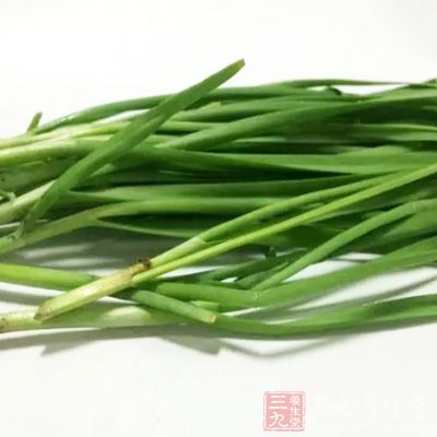 韭菜洗淨，瀝干水分