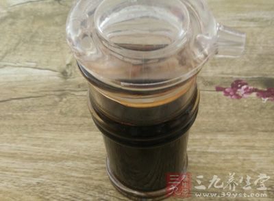 原料:醬油1杯 原料:醬油1杯