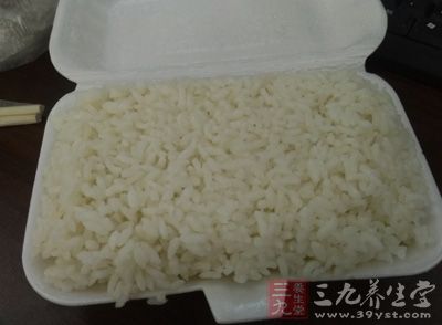 事先准備好米飯 事先准備好米飯