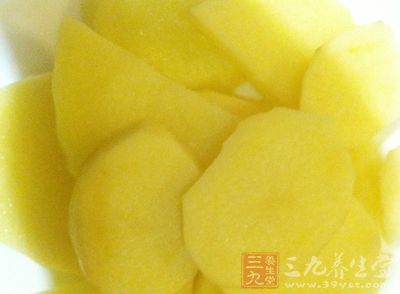 土豆(1-2只)，香菜(4-5棵)，鮮紅尖椒(1-2只)，油少許