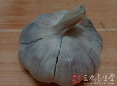 新鮮大蒜適量 新鮮大蒜適量