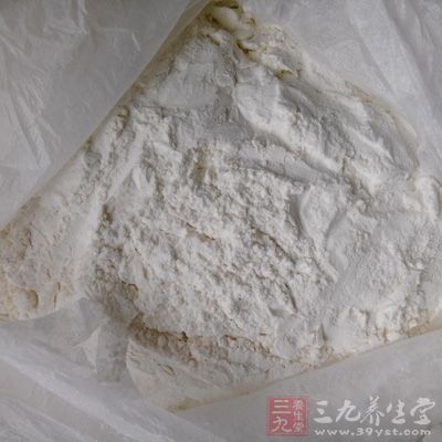 准備好一些面粉 准備好一些面粉