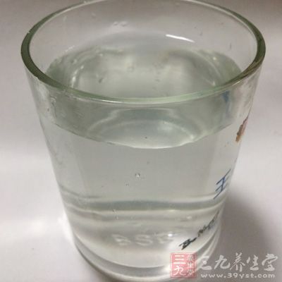 材料:清水50克 材料:清水50克