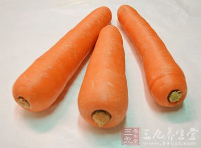 材料:茄子、蒜薹、胡蘿卜、雞蛋、蔥、番茄醬、蚝油、糖、醋、低筋面粉、油等 材料:茄子、蒜薹、胡蘿卜、雞蛋、蔥、番茄醬、蚝油、糖、醋、低筋面粉、油等