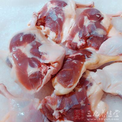 把半只鴨處理干淨