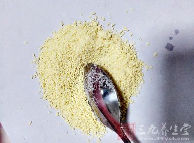 材料主料:西芹,花生,胡椒面,辣椒面,生抽,鹽,雞精,芝麻油 材料主料:西芹,花生,胡椒面,辣椒面,生抽,鹽,雞精,芝麻油