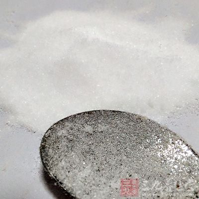 精鹽50克,白糖100克,味精10克,雞粉10克,香油5克 精鹽50克,白糖100克,味精10克,雞粉10克,香油5克
