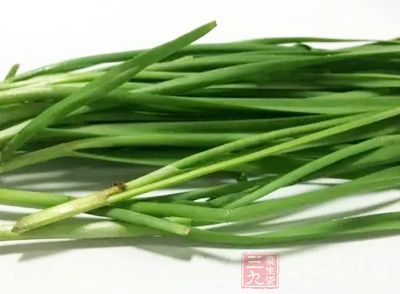 韭菜清洗干淨,控干水份切碎 韭菜清洗干淨,控干水份切碎